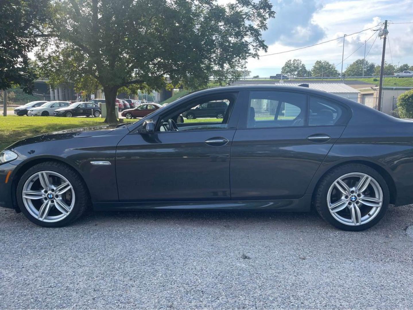 2013 Grey /Black BMW 5-Series M-Sport (WBAFU7C5XDD) with an 3.0 Turbo engine, 8 Speed Auto transmission, located at 5700 Curlew Drive, Norfolk, VA, 23502, (757) 455-6330, 36.841885, -76.209412 - Photo#5